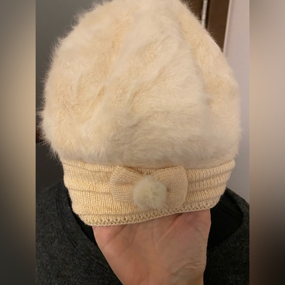New in bag Angora Beret Hat - Picture 1 of 4